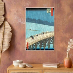 Sudden Shower Over Shin-Ohashi Bridge And Atake Utagawa Hiroshige Plakat 20 X 30 Cm Billedramme -POSTERLOUNGE Salg 398463 poster room portrait format l