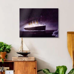 RMS Titanic Om Natten Francis Mastrangelo Galleritryk 30 X 20 Cm Billedramme 9 RMS Titanic Om Natten Francis Mastrangelo Galleritryk 30 X 20 Cm Billedramme -POSTERLOUNGE Salg 496094 gallery print room nautical l