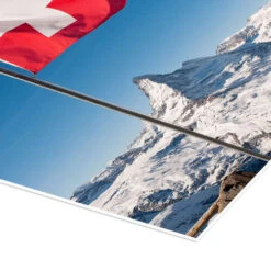 Matterhorn With Swiss Flag. Zermatt, Switzerland. Peter Wey Plakat 20 X 30 Cm Billedramme 8 Matterhorn With Swiss Flag. Zermatt, Switzerland. Peter Wey Plakat 20 X 30 Cm Billedramme -POSTERLOUNGE Salg 534068 poster empCorner l