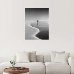 Ensom Surfer På Stranden Alex Saberi Plakat 30 X 40 Cm Billedramme -POSTERLOUNGE Salg 634589 poster room black and white l