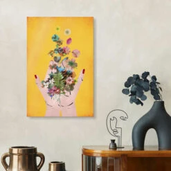 Frida's Hands, Yellow Treechild Galleritryk 20 X 30 Cm Billedramme -POSTERLOUNGE Salg 749854 gallery print room illustrations l