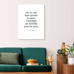 Citation D’Exupéry - On Ne Voit Bien Qu’avec Le Cœur I Typobox Akrylbillede 20 X 30 Cm Billedramme -POSTERLOUNGE Salg 752358 acrylic glass room typography l